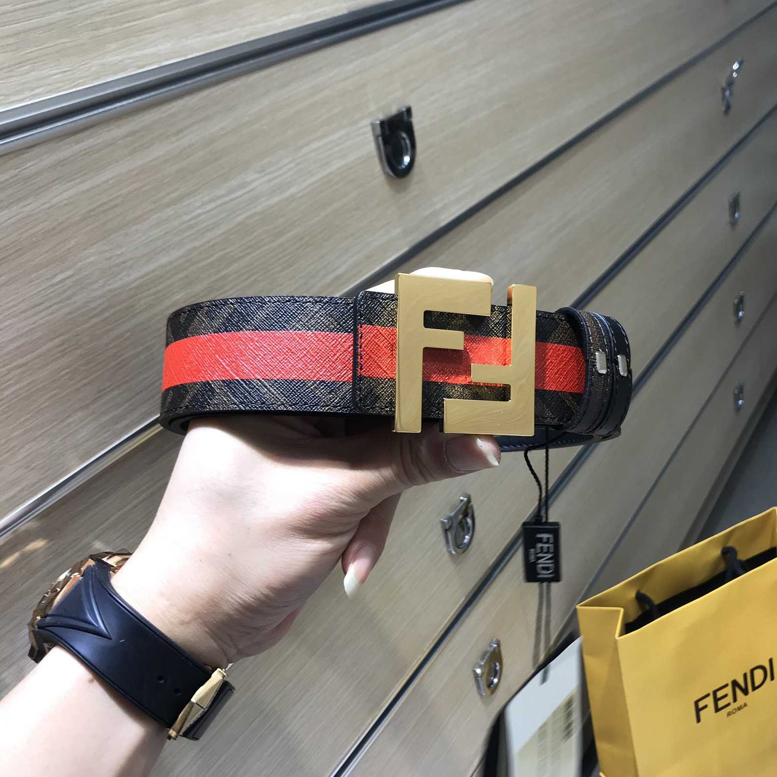 Black Reversible Leather Belt - everydesigner