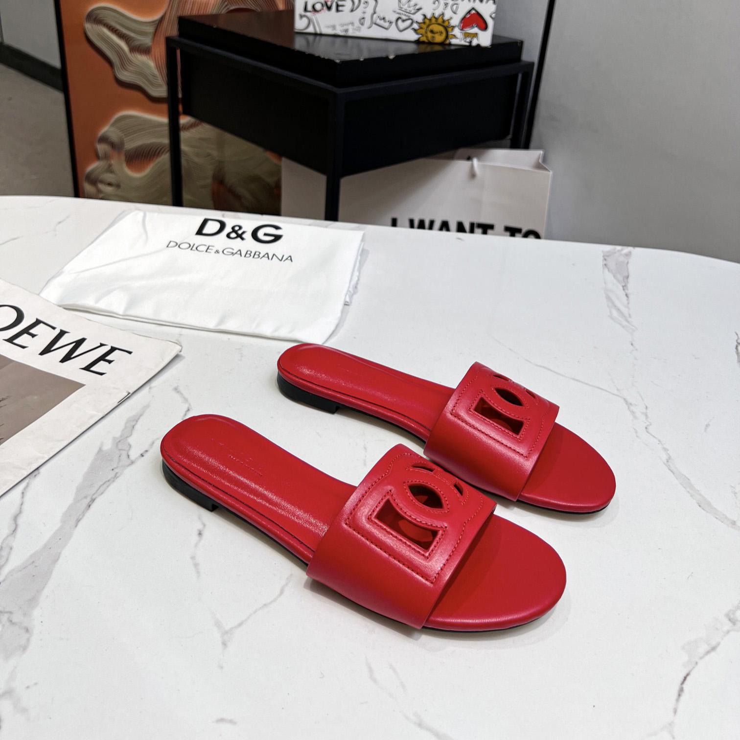 Dolce & Gabbana Calfskin Slides With DG Logo - everydesigner