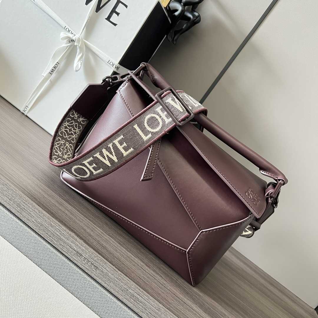 Loewe Small Puzzle Edge Bag In Satin Calfskin - everydesigner