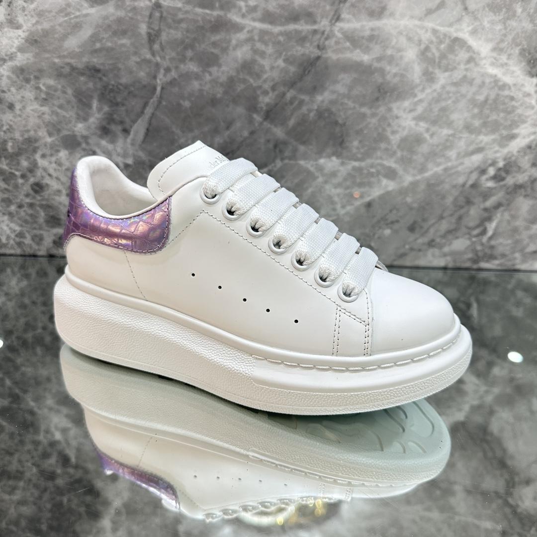 Alexander Mqueen Oversized Sneaker In White - everydesigner