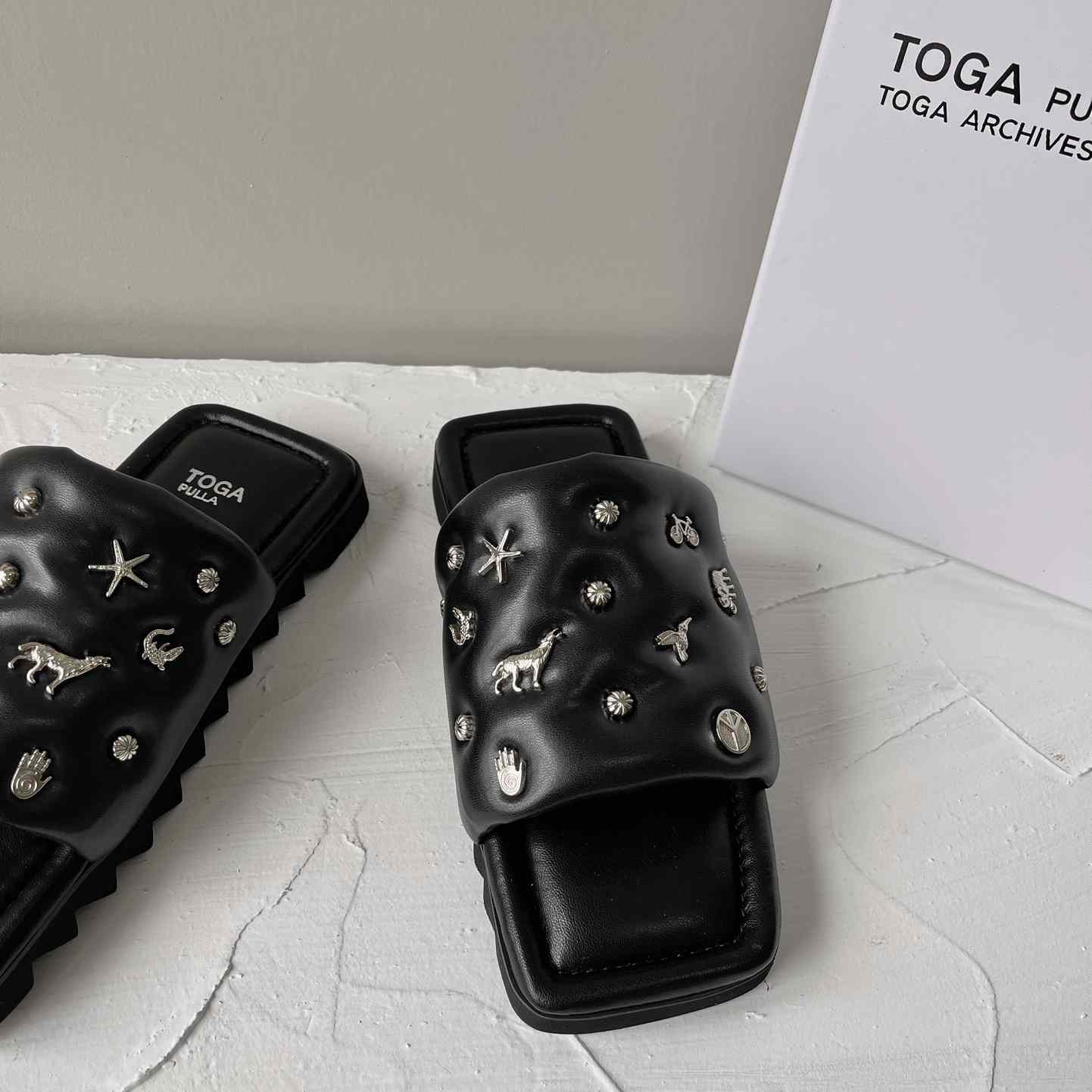 Toga Virilis Leather Slides - everydesigner