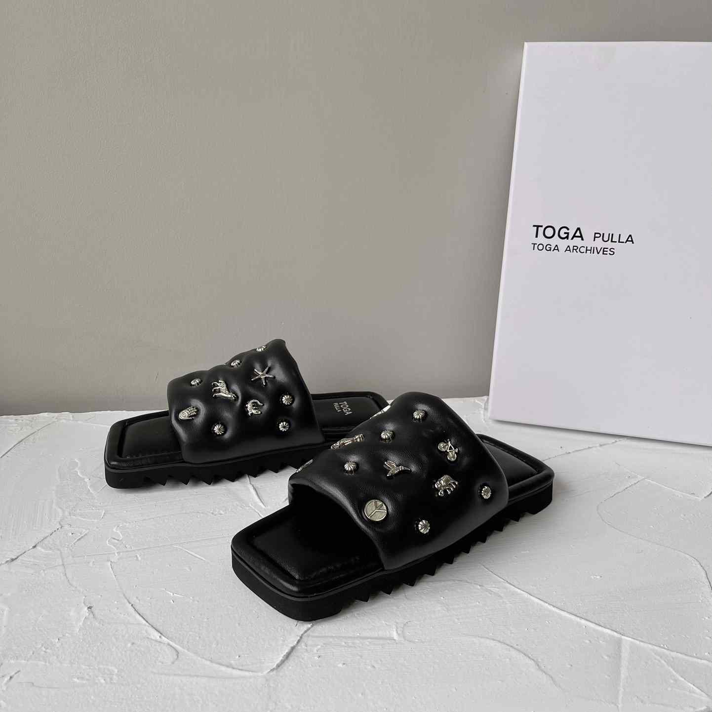 Toga Virilis Leather Slides - everydesigner