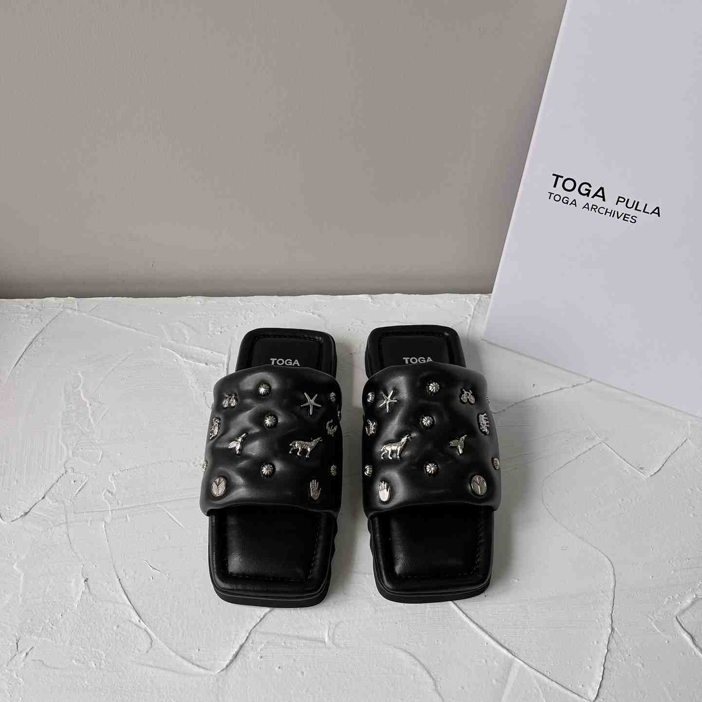 Toga Virilis Leather Slides - everydesigner