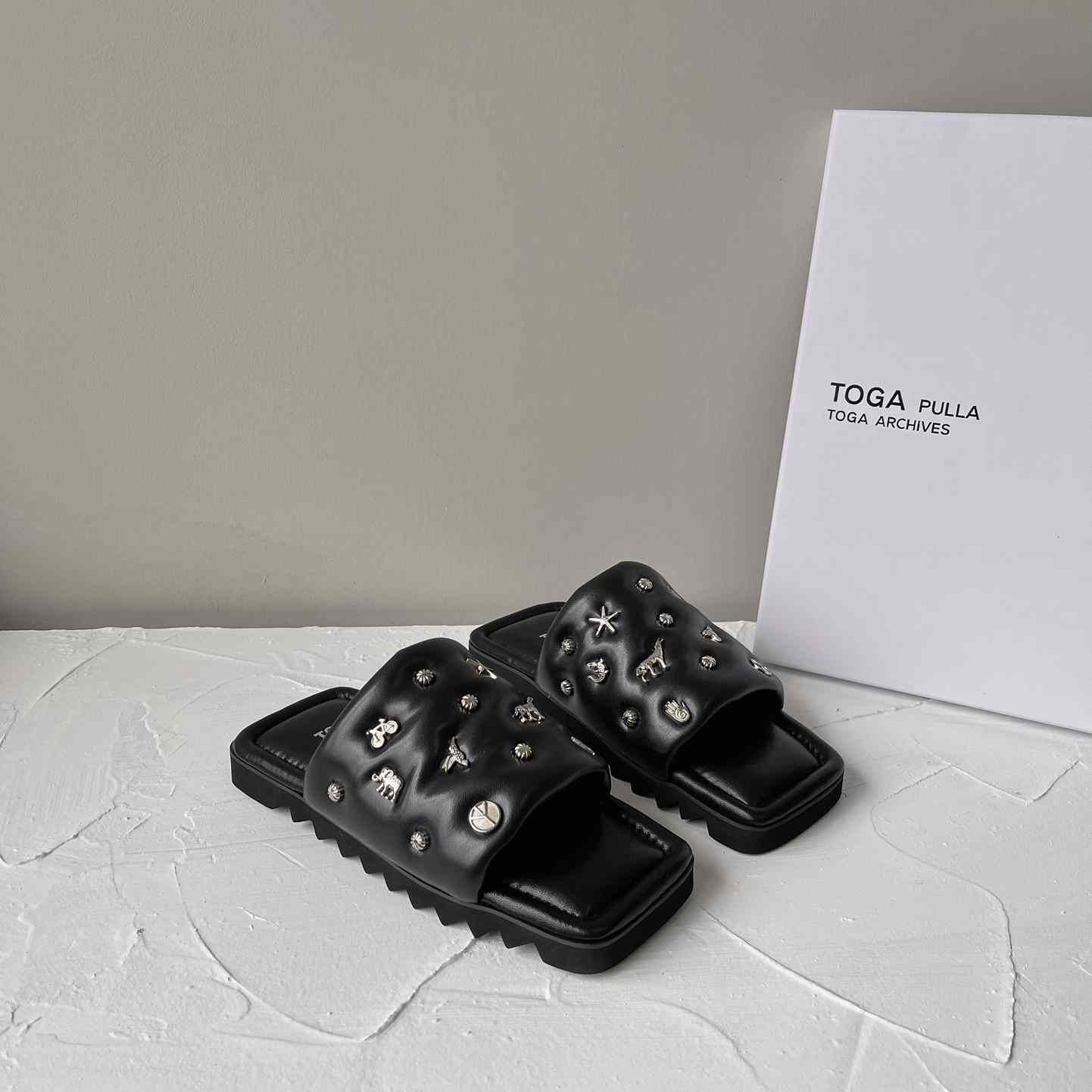 Toga Virilis Leather Slides - everydesigner