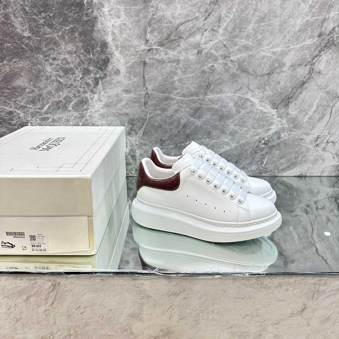 Alexander Mqueen Oversized Sneaker In White - everydesigner