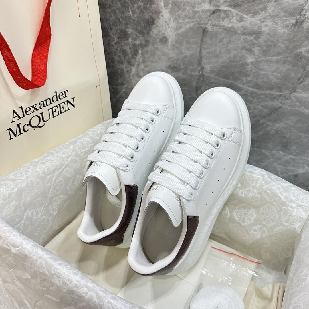 Alexander Mqueen Oversized Sneaker In White - everydesigner