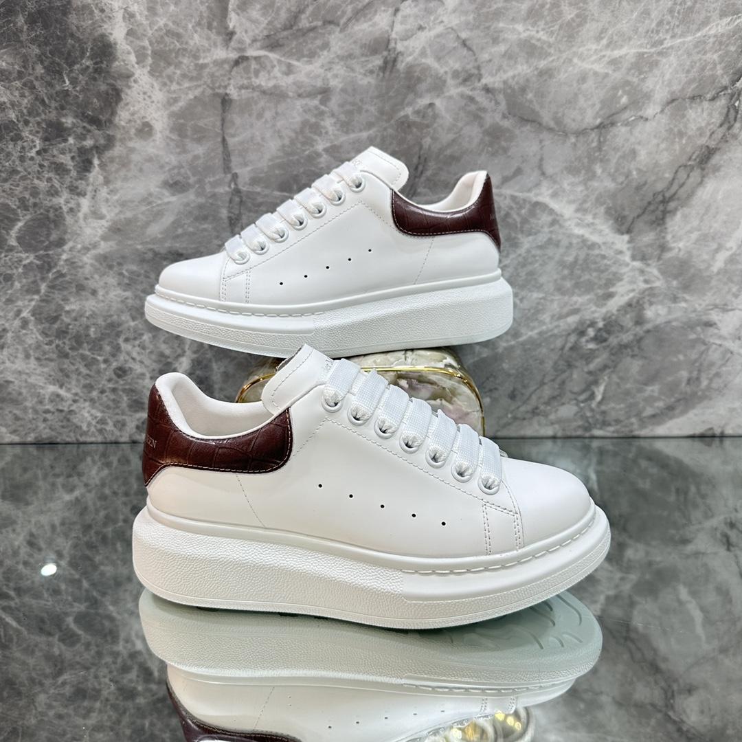 Alexander Mqueen Oversized Sneaker In White - everydesigner