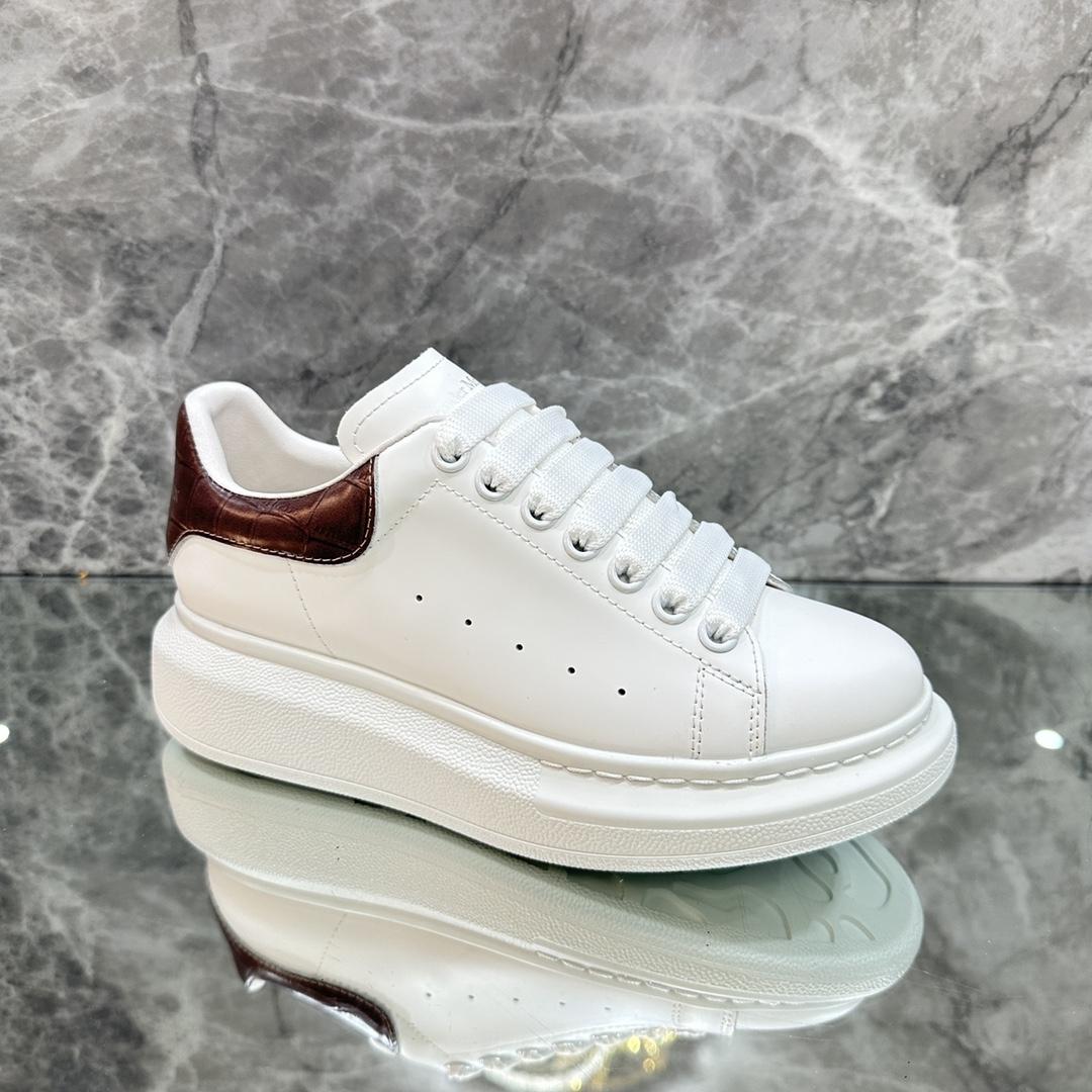 Alexander Mqueen Oversized Sneaker In White - everydesigner