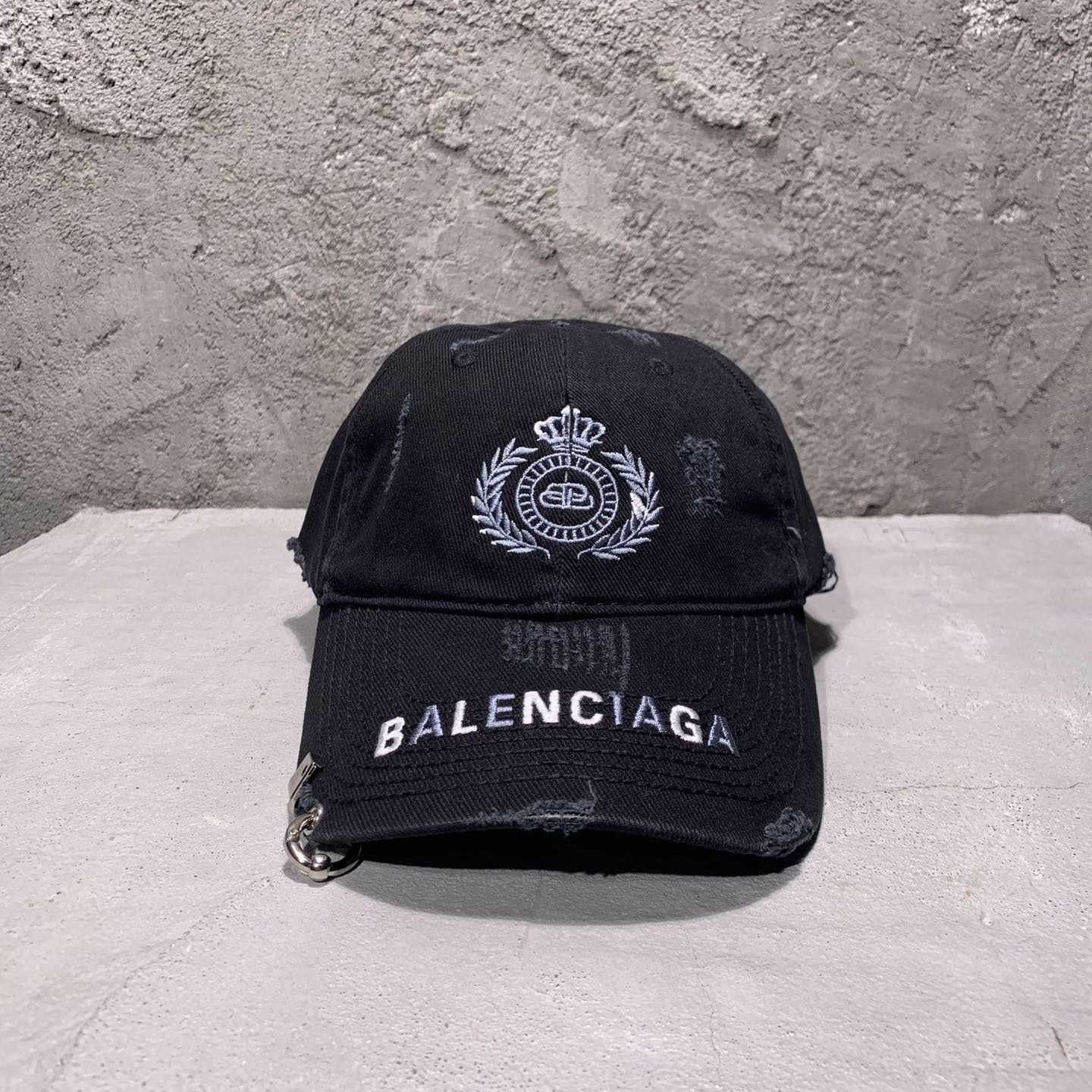 Balenciaga Cap Destroyed Piercing - everydesigner