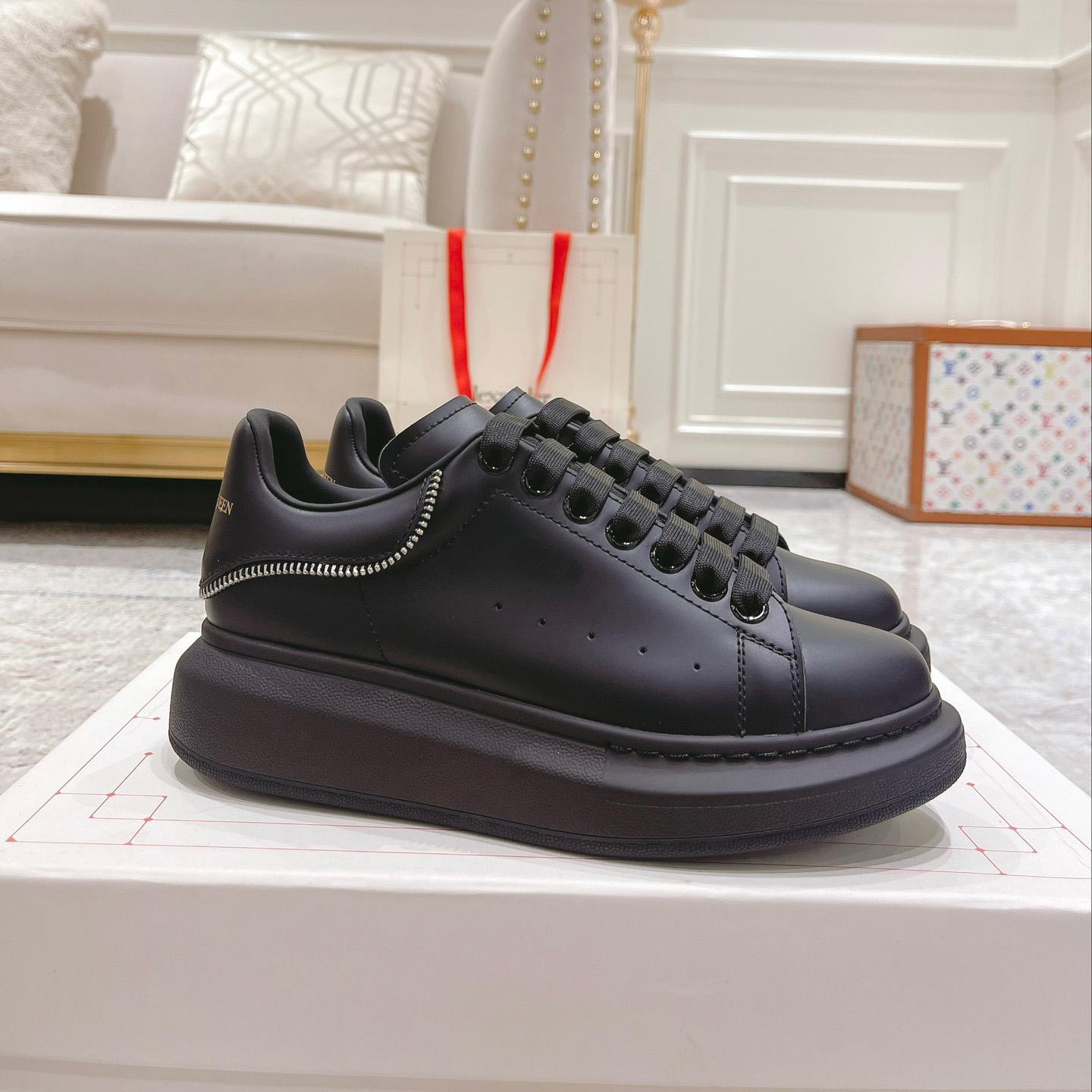 Alexander Mqueen Oversized Sneaker In Black - everydesigner