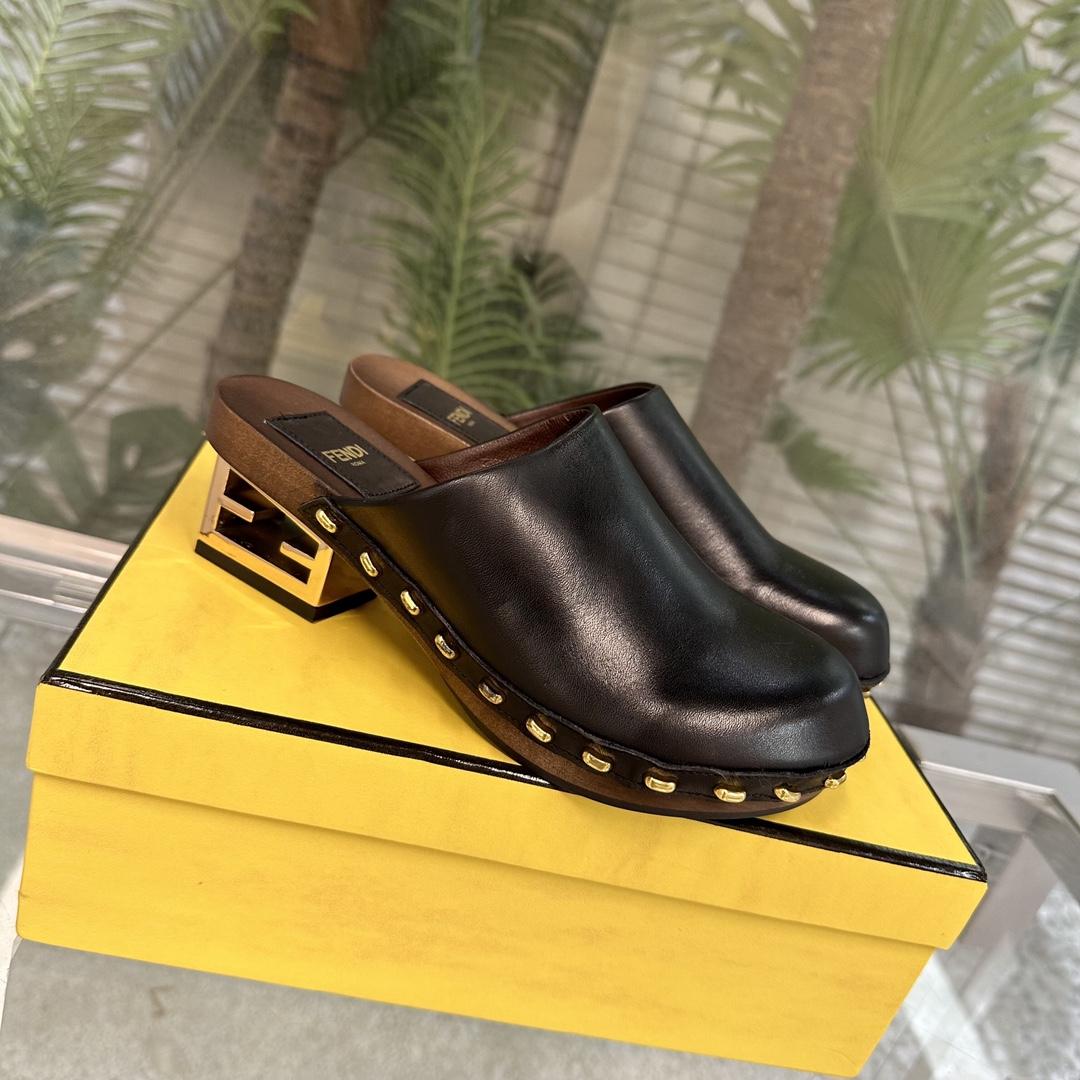 Fendi Baguette Show Black Leather Medium-heel Clogs - everydesigner