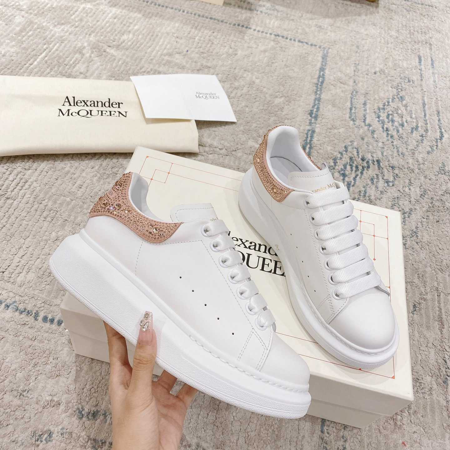 Alexander Mqueen Oversized Sneaker In White - everydesigner