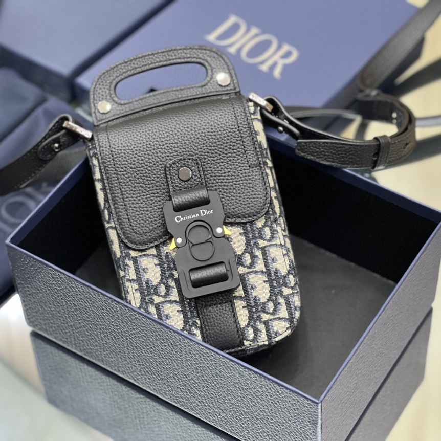 Dior Saddle Vertical Pouch With Strap  - everydesigner