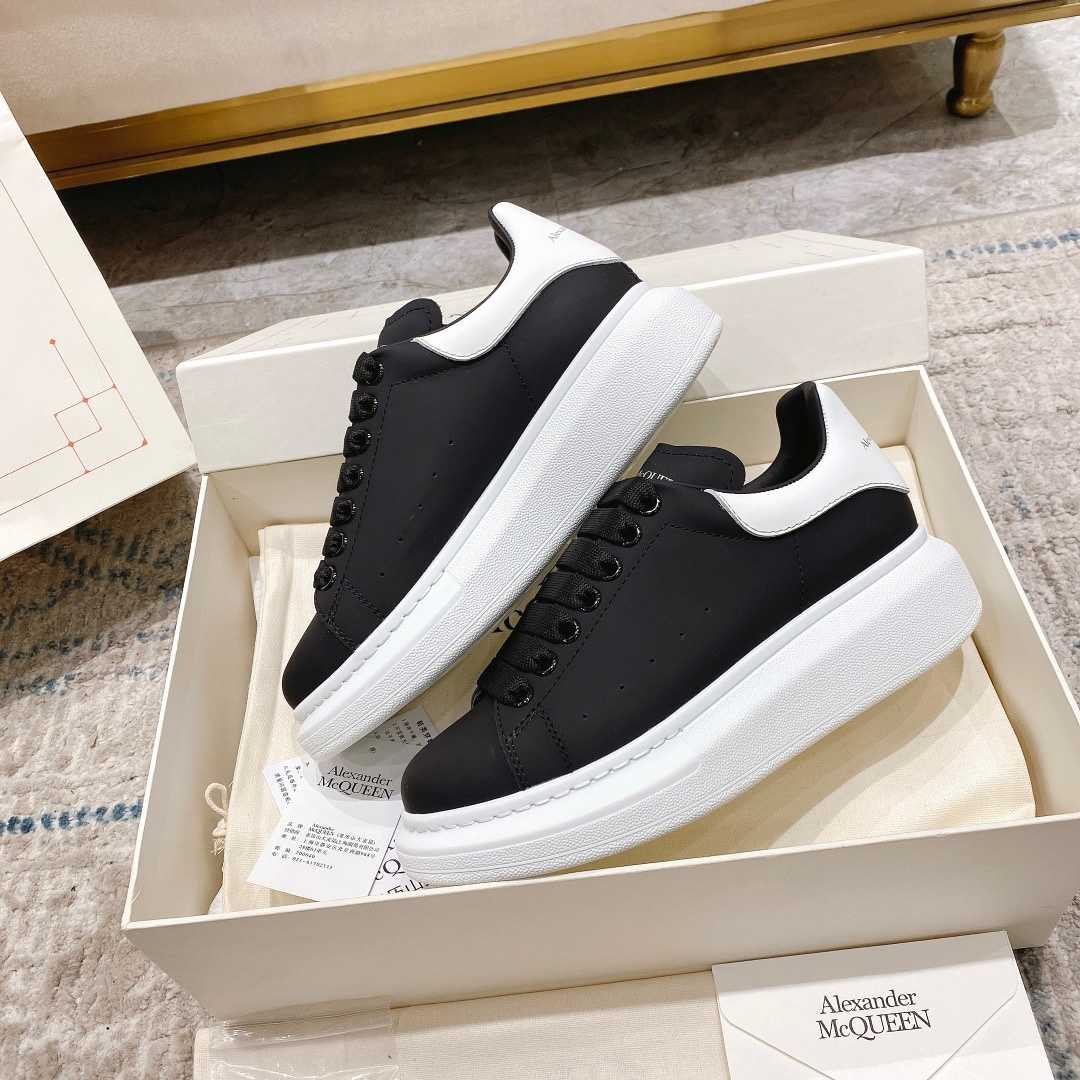 Alexander Mqueen Oversized Sneaker in Black - everydesigner