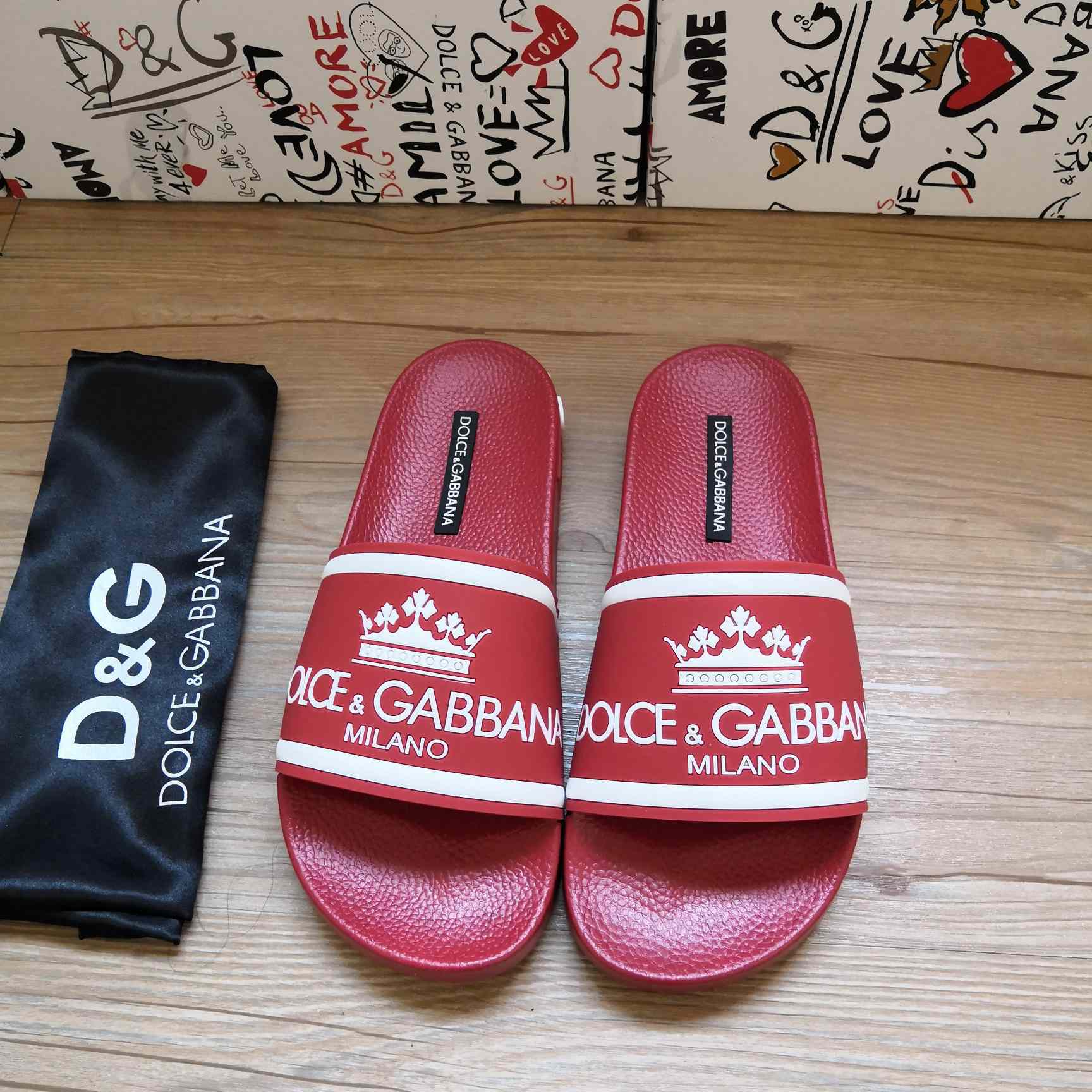 Dolce & Gabbana Logo Slides - everydesigner