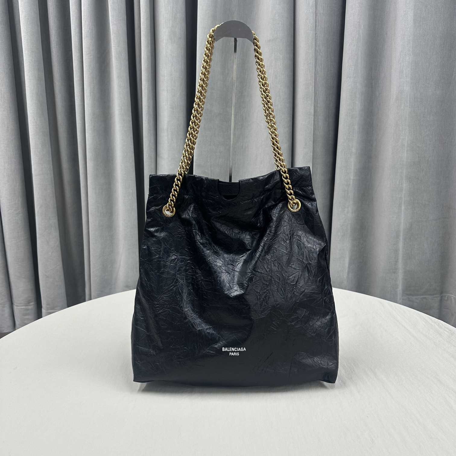 Balenciaga Women's Crush Medium Tote Bag In Black(39-46-14cm) - everydesigner