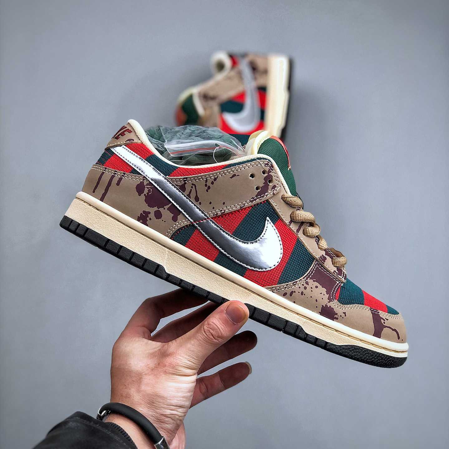 Nike Dunk SB Low Freddy Krueger Sneakers     313170-202 - everydesigner