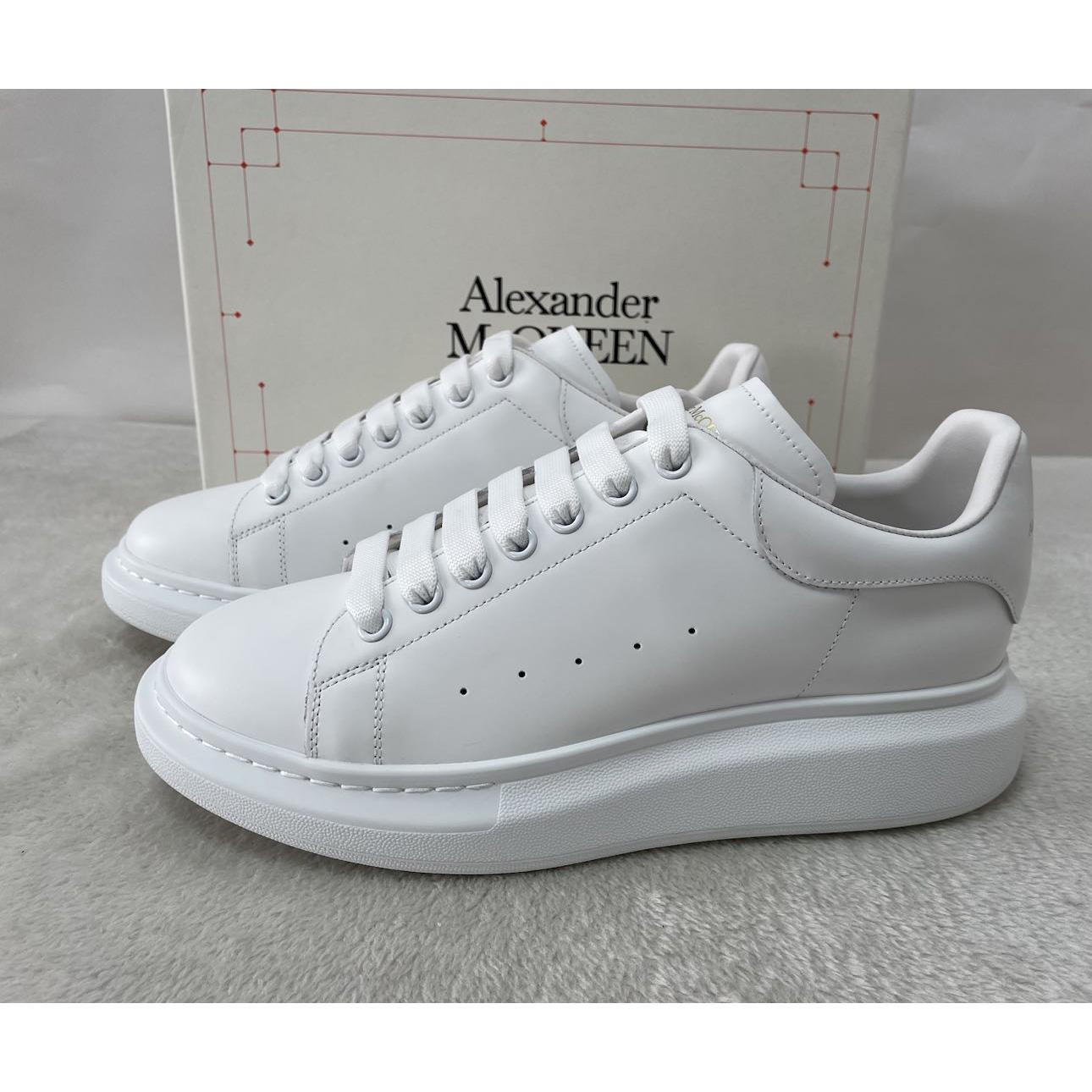 Alexander Mqueen Oversized Sneaker In White - everydesigner