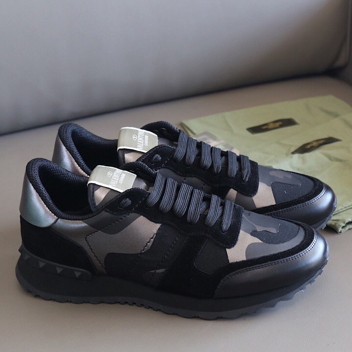 Valenti Garavani Black Rockrunner Sneakers - everydesigner