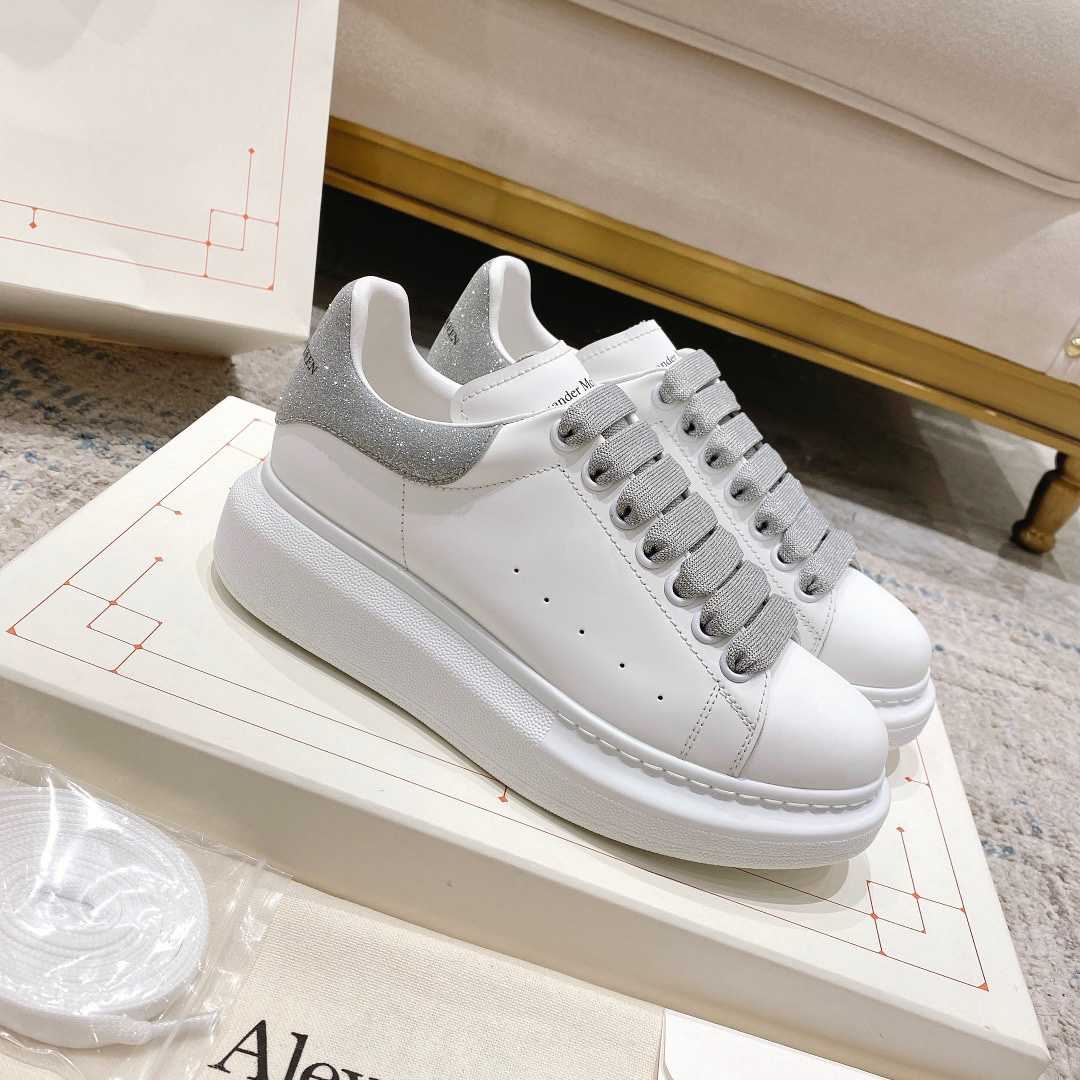 Alexander Mqueen Oversized Sneaker In White - everydesigner