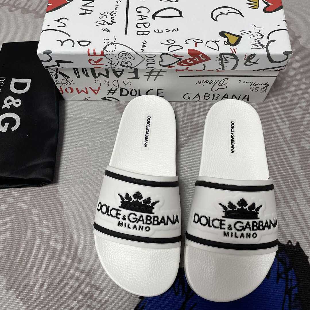 Dolce & Gabbana Logo Slides - everydesigner