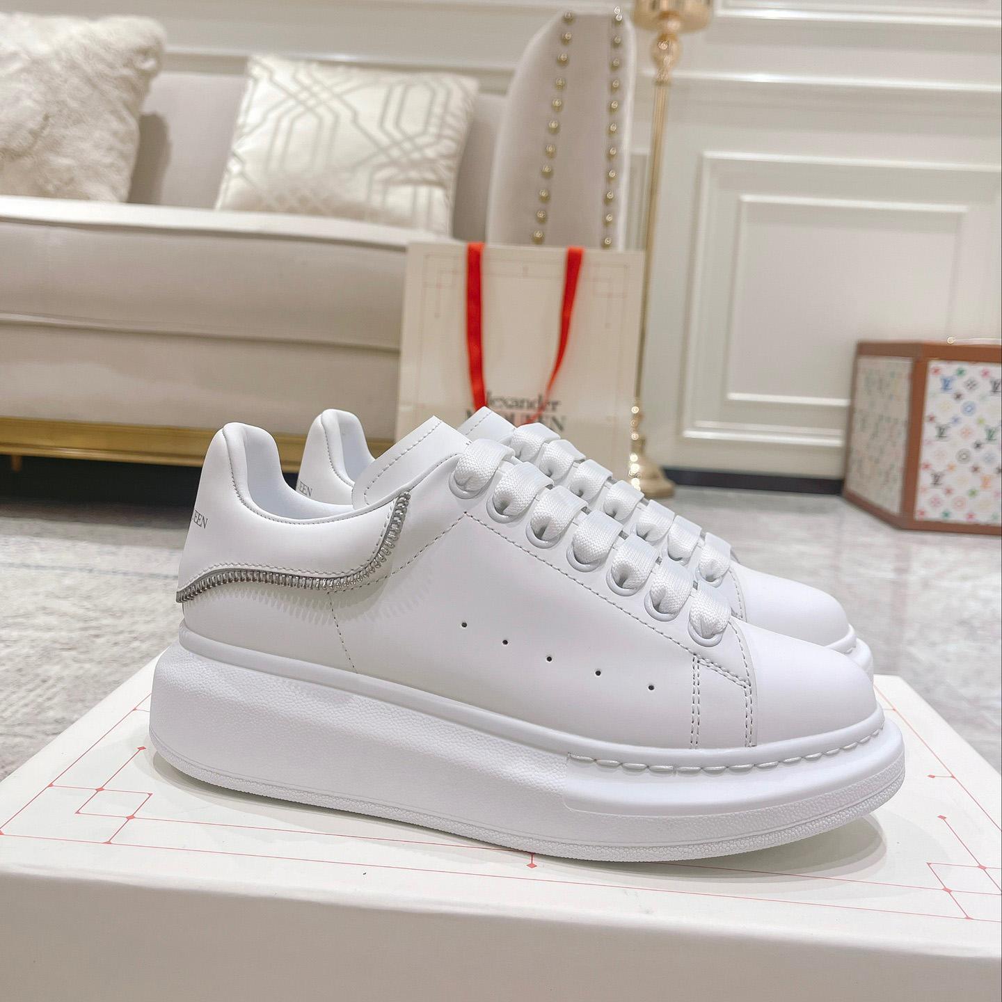 Alexander Mqueen Oversized Sneaker In White - everydesigner