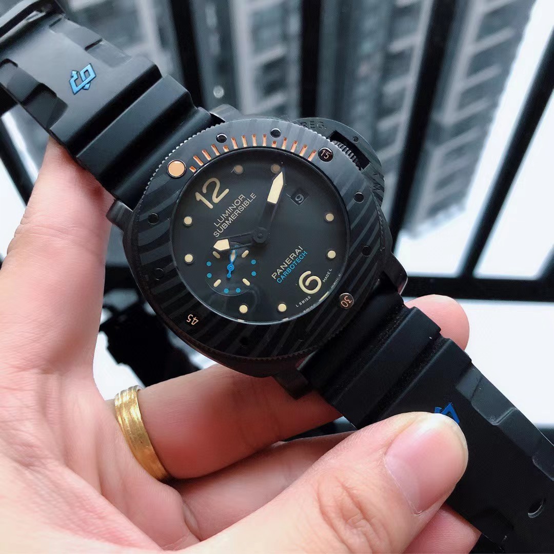 Panerai Submersible Carbotech™ - everydesigner