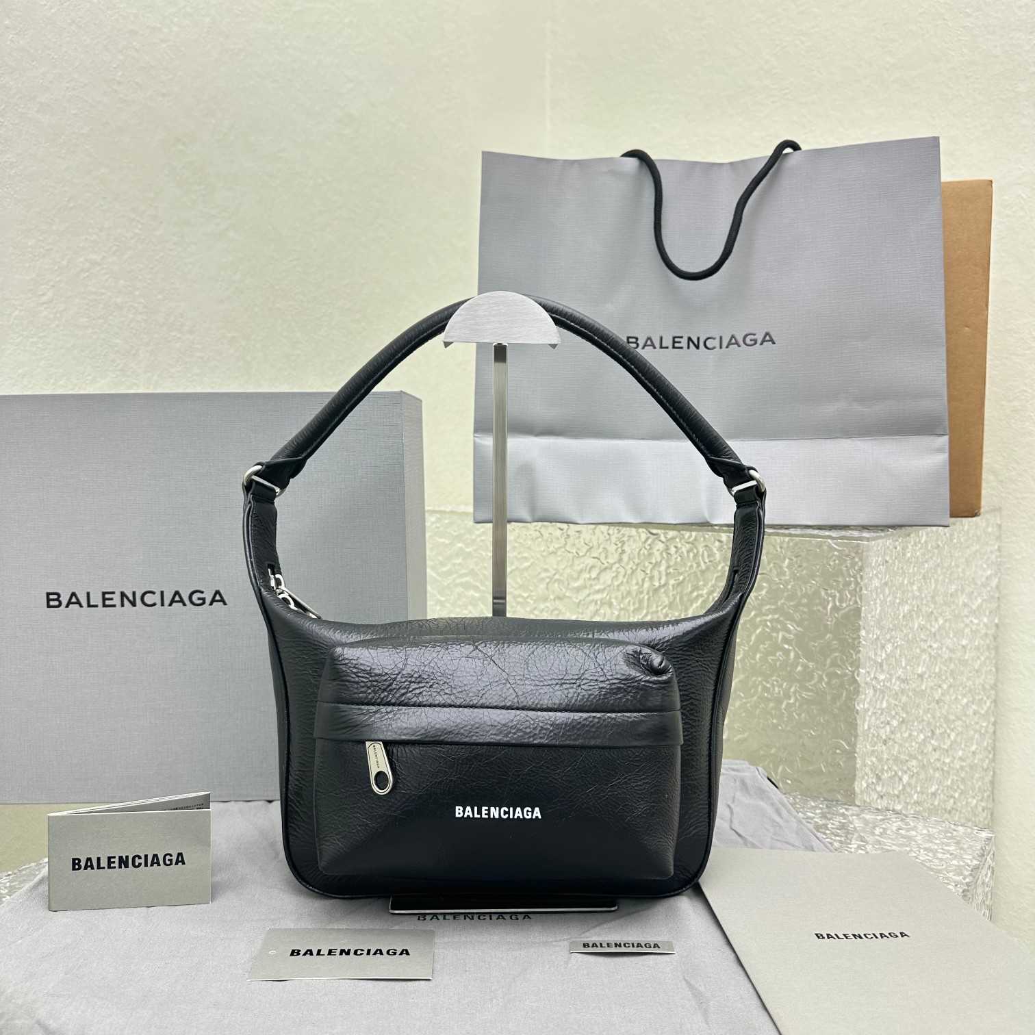 Balenciaga Raver Medium Bag With Handle In Black - everydesigner