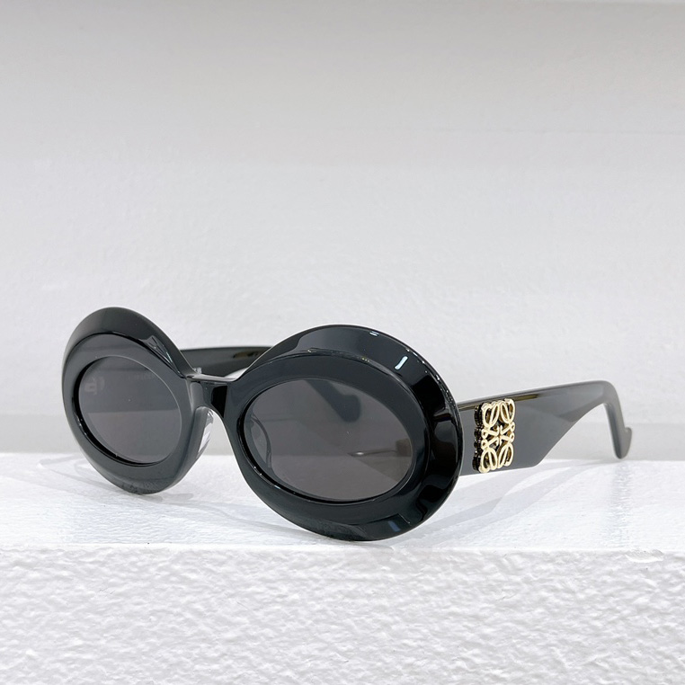 Loewe Oversized Oval Sunglasses In Acetate  LW40091 - everydesigner