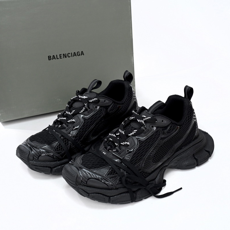 Balenciaga 3XL Trainers In Black - everydesigner