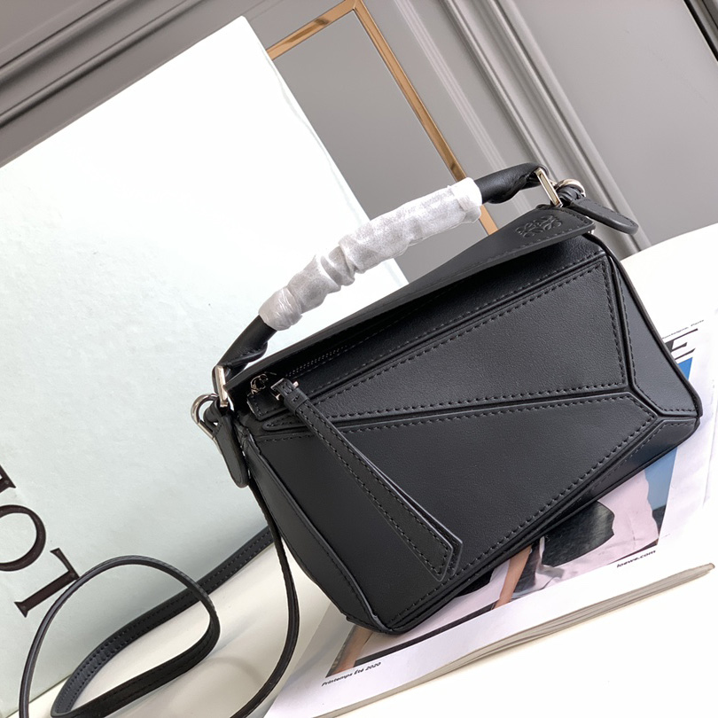 Loewe Mini Puzzle Bag  (18*12.5*8cm) - everydesigner