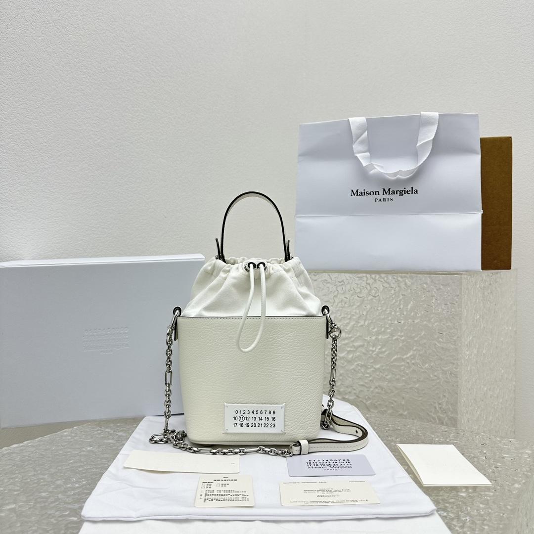 Maison Margiela Women's Bucket Bag(15x23×15cm) - everydesigner