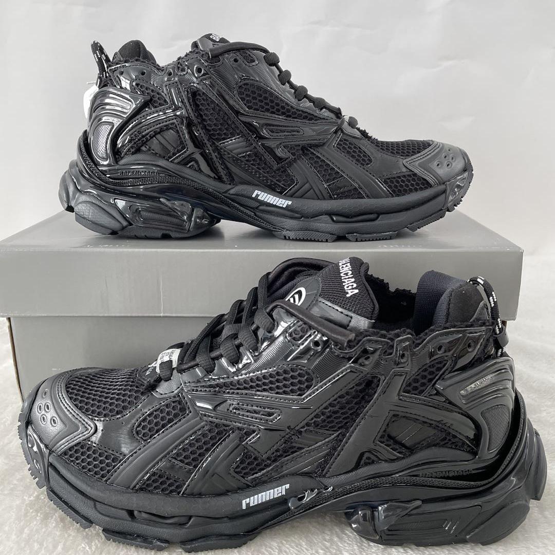 Balenciaga Runner Sneaker In Black - everydesigner