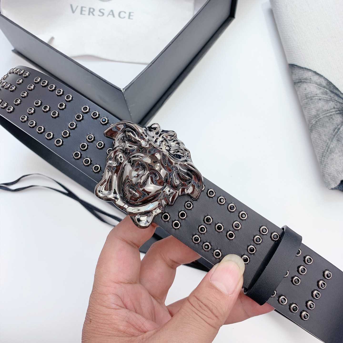 Versace Medusa Leathre Belt    40mm - everydesigner