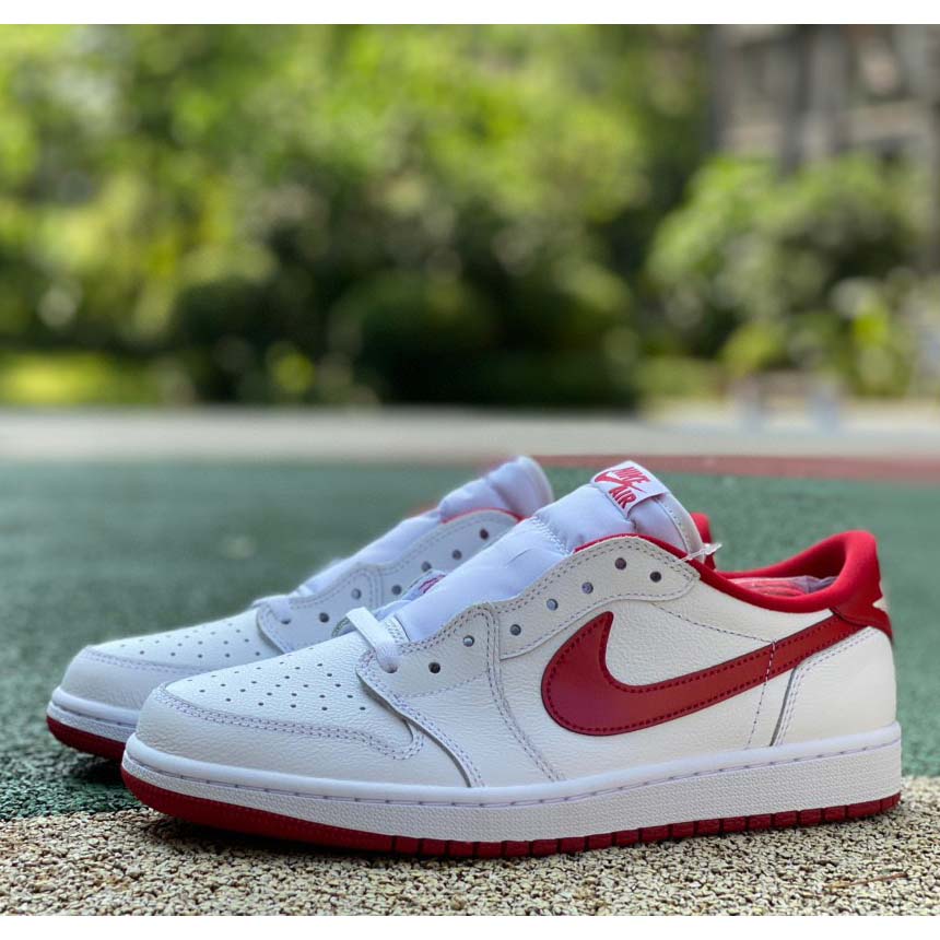 Air Jordan 1 Retro Low Sneaker     705329-101 - everydesigner