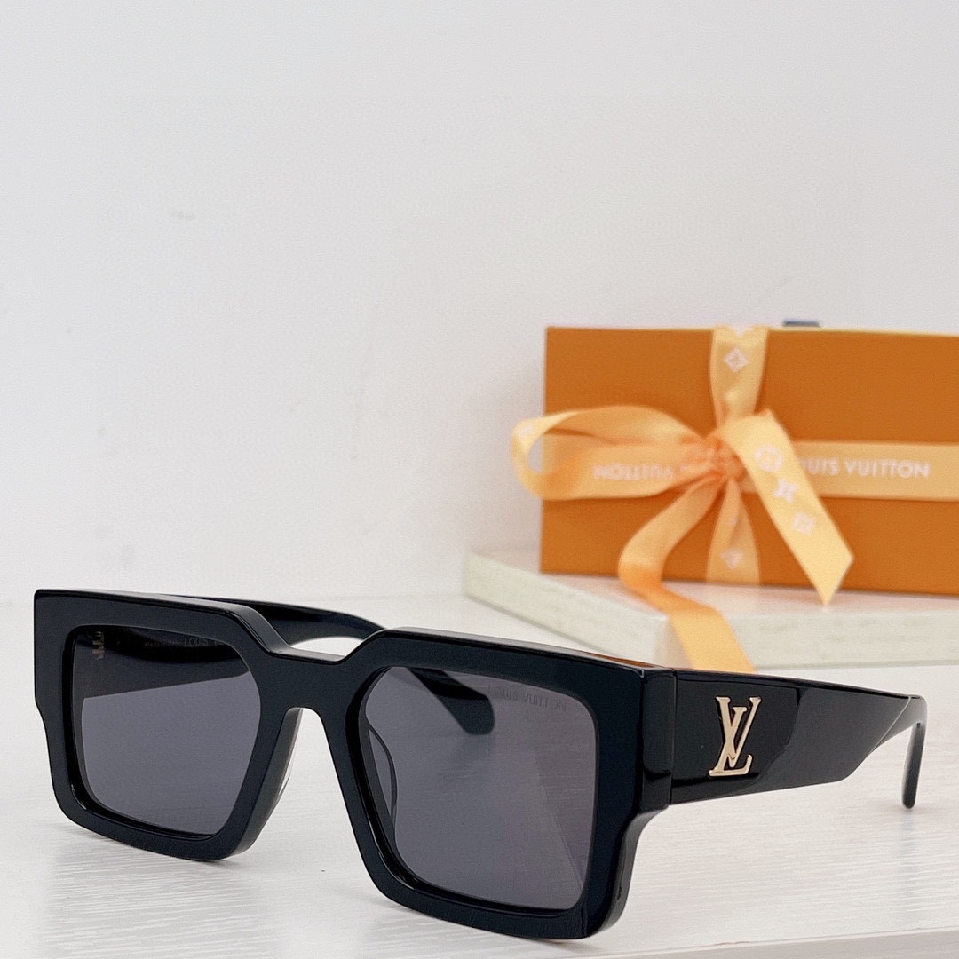 Louis Vuitton LV Clash Square Sunglasses   Z1580W - everydesigner