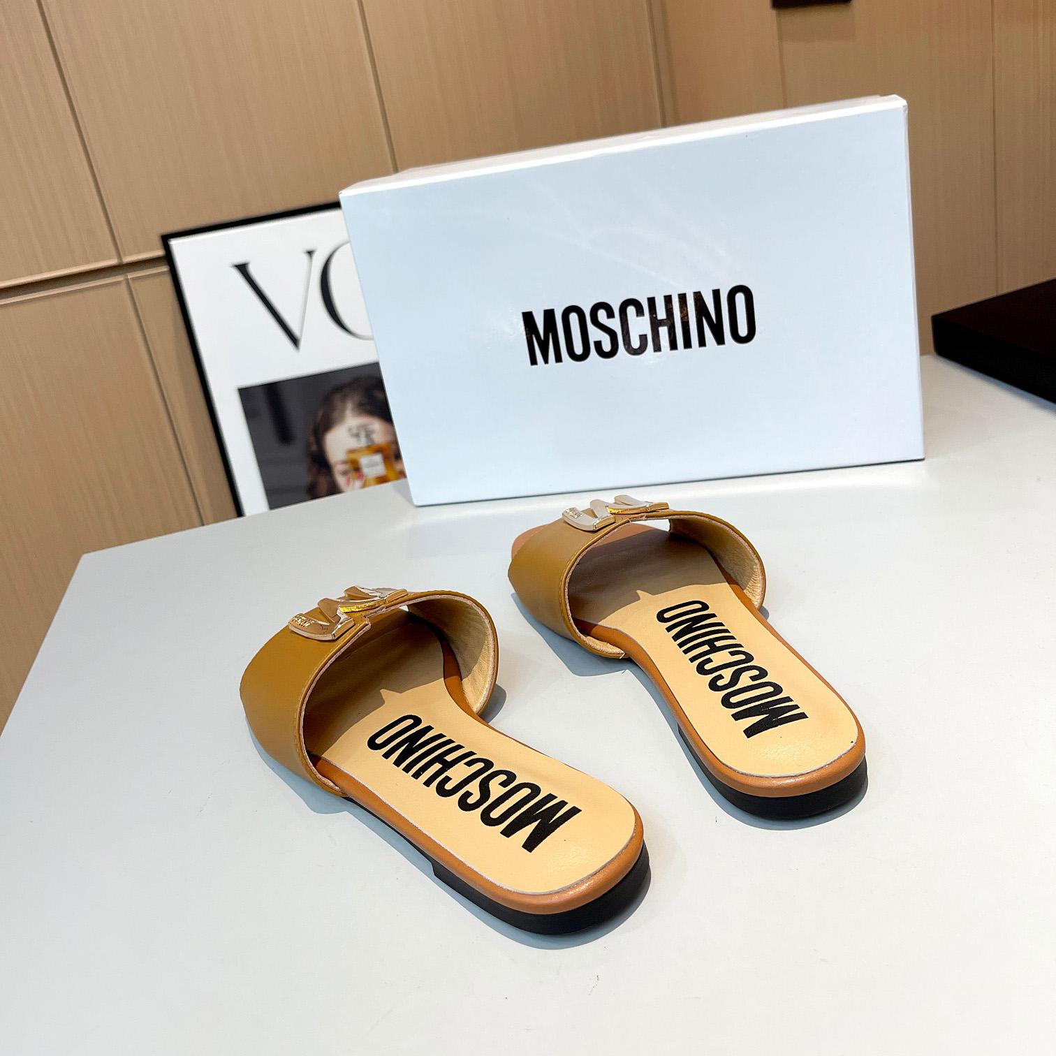 Moschino M Plaque Sandals - everydesigner