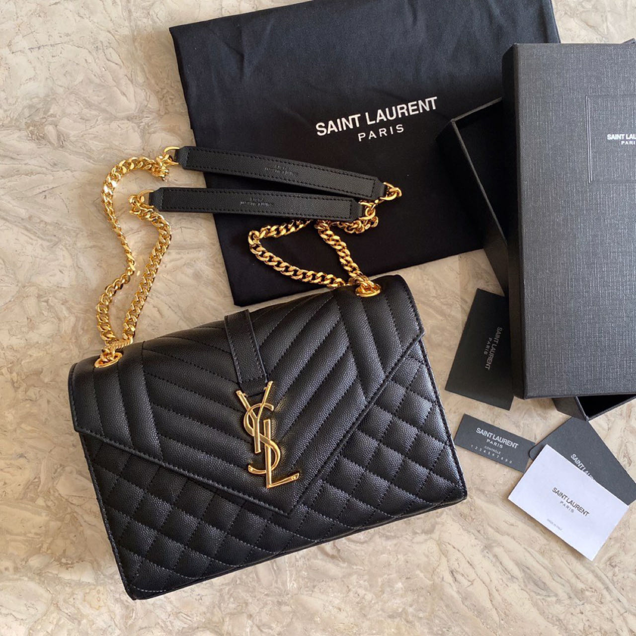 Saint Laurent Shoulder Bag (24-17.5-6cm) - everydesigner