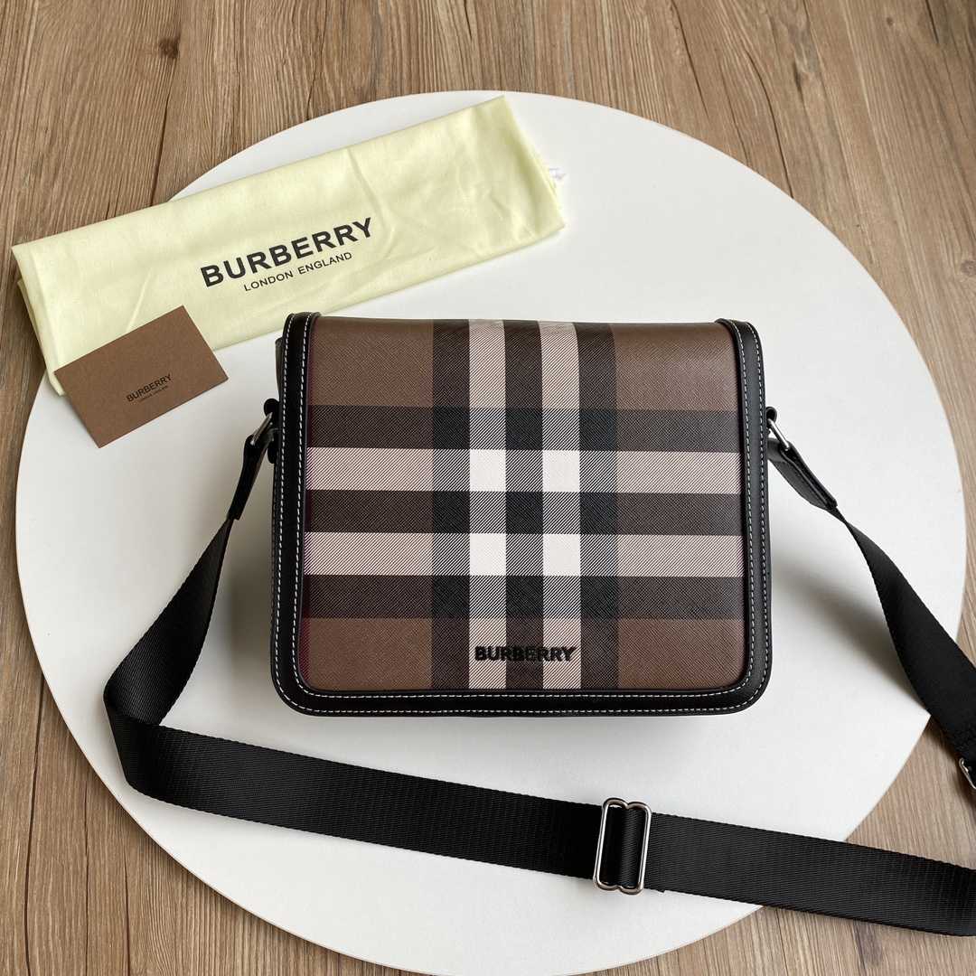 Burberry Small Alfred Messenger Bag - everydesigner