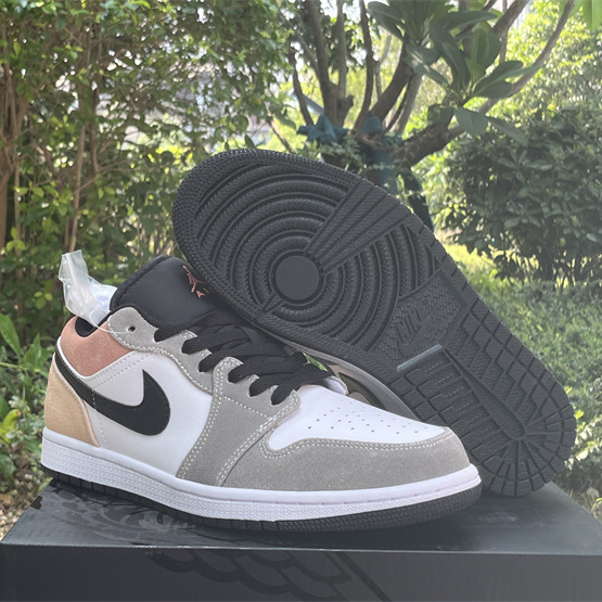 Air Jordan 1 Low Sneaker   DX4334-008  - everydesigner