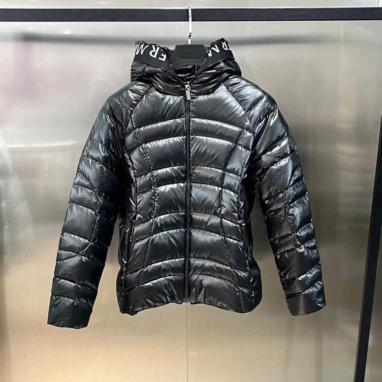 Moncler Narlay Short Down Jacket - everydesigner