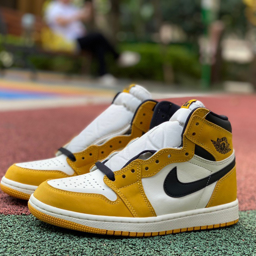 Air Jordan 1 High OG “Yellow Ochre” Sneaker     DZ5485-701 - everydesigner