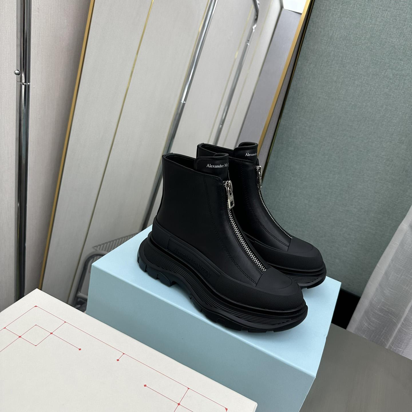 Alexander Mqueen Tread Slick Zip Boot In Black - everydesigner