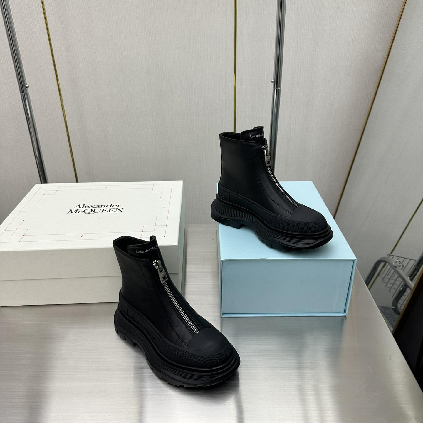 Alexander Mqueen Tread Slick Zip Boot In Black - everydesigner