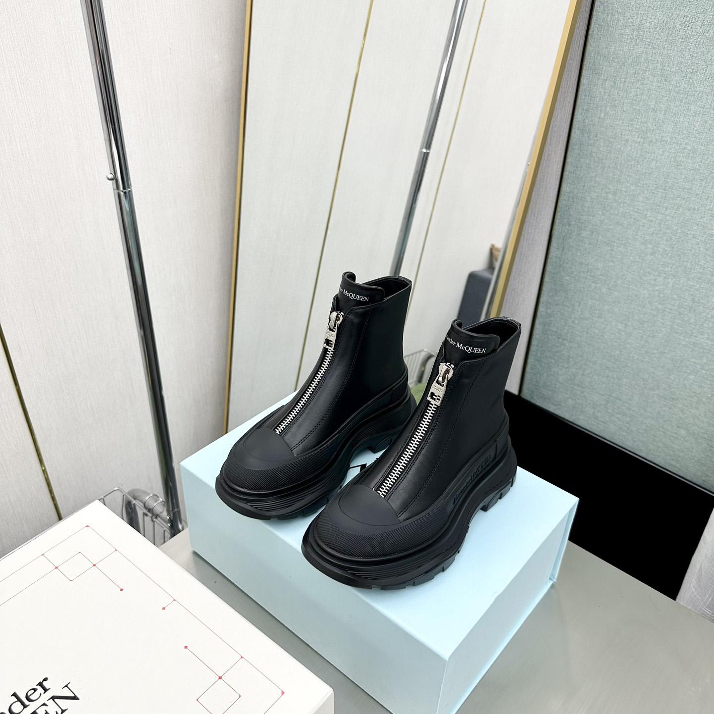 Alexander Mqueen Tread Slick Zip Boot In Black - everydesigner