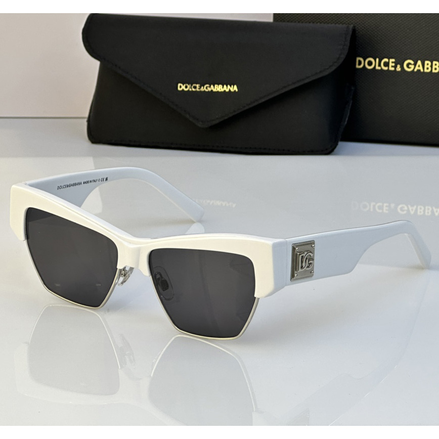 Dolce & Gabbana Logo-plaque Cat-eye Sunglasses   DG4415 - everydesigner