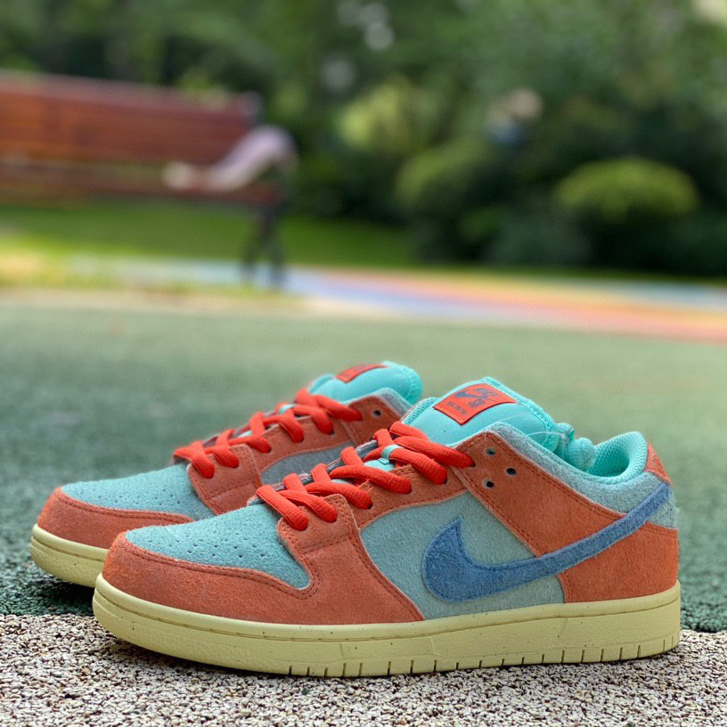 Nike Dunk SB Low Noise Aqua Sneakers       DV5429-80 - everydesigner