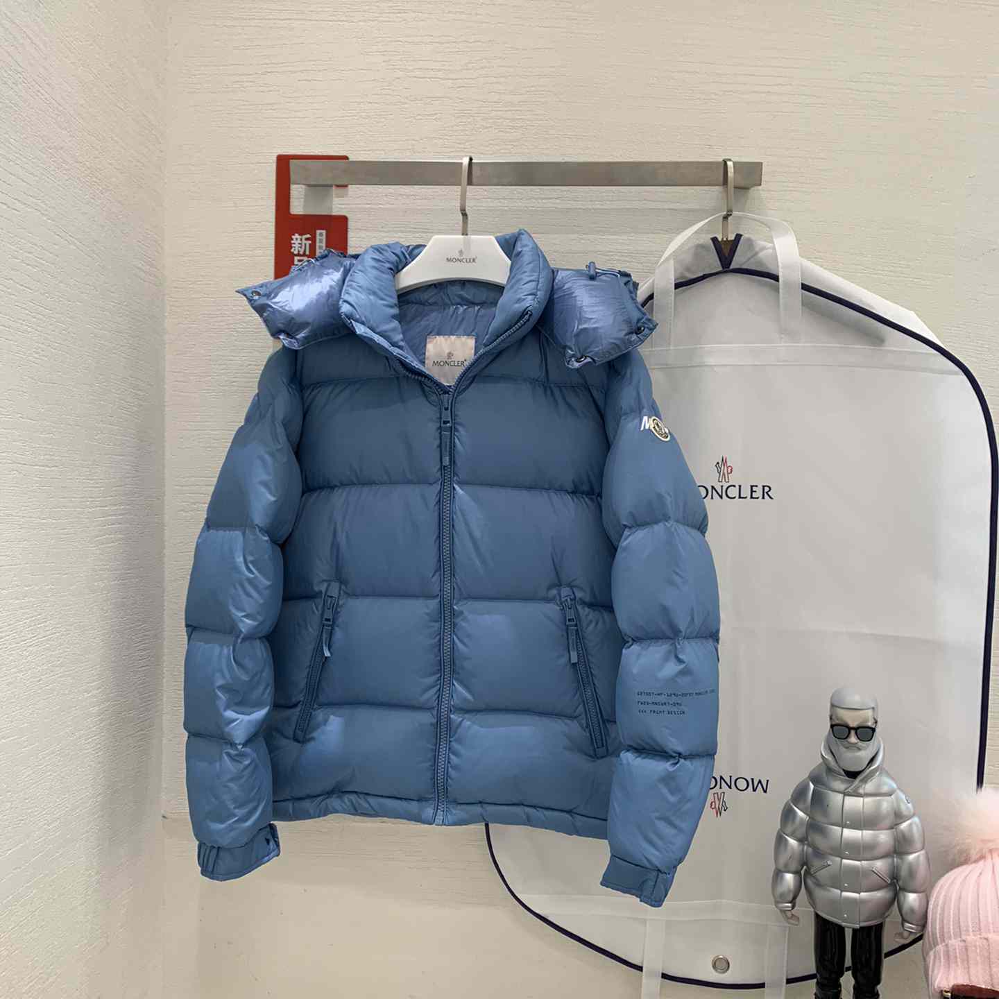 Moncler Acanthus Short Down Jacket - everydesigner