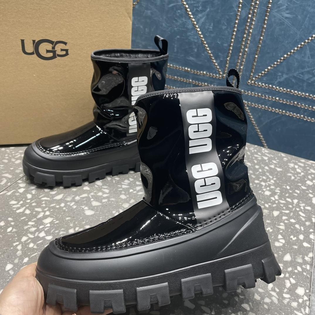 Ugg Classic Brellah Logo-print Boots - everydesigner