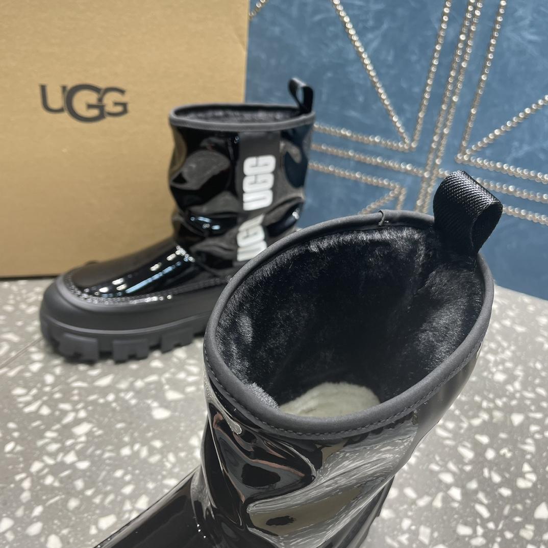 Ugg Classic Brellah Logo-print Boots - everydesigner